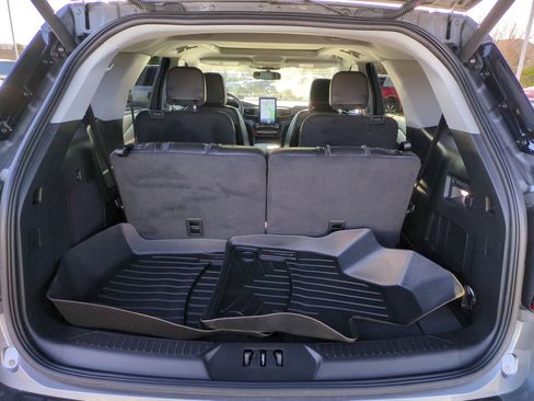 Used 2023 Ford Explorer Limited w/ Limited Technology Package image 30