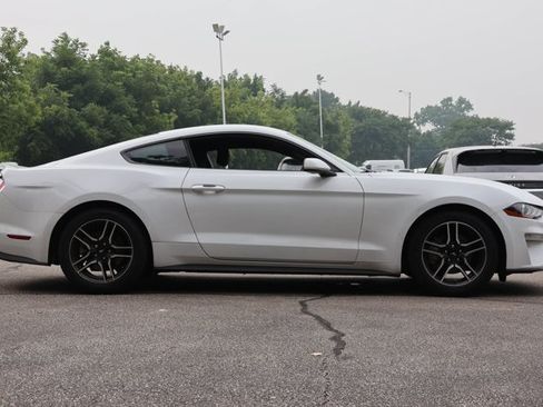 Used 2018 Ford Mustang Coupe w/ Equipment Group 101A RWD image 4