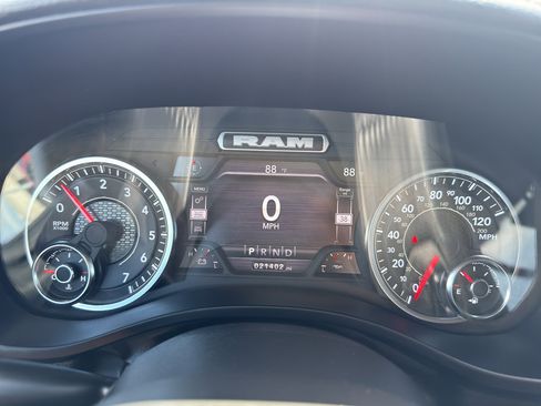 Used 2023 RAM 1500 Laramie AWD/4WD image 17