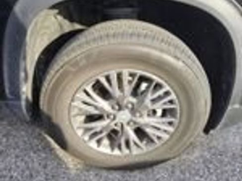 Used 2025 Chevrolet Traverse LT image 18