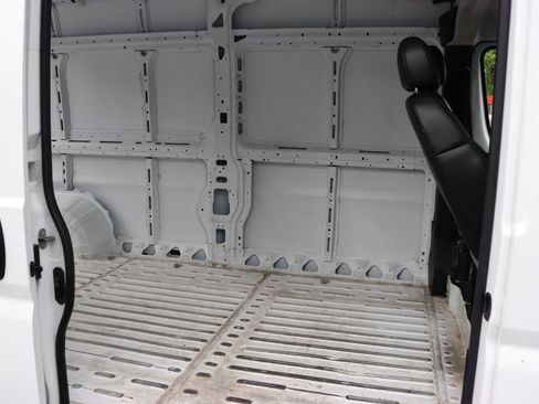 Used 2025 RAM ProMaster 2500 w/ Convenience Group FWD image 38