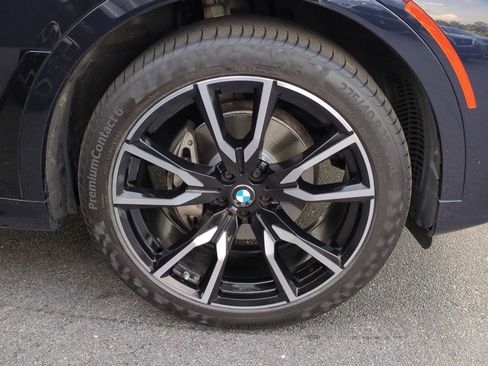 Used 2022 BMW X7 xDrive40i w/ M Sport Package AWD/4WD image 12