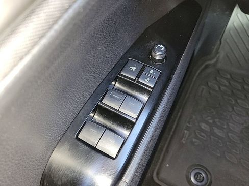 Used 2025 Toyota Camry LE image 24