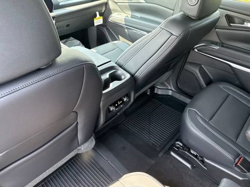 New 2026 Chevrolet Traverse LT AWD/4WD image 39