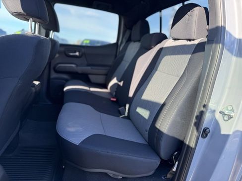 Used 2020 Toyota Tacoma TRD Off-Road image 12