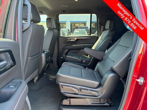 Used 2025 Chevrolet Suburban Premier AWD/4WD image 28
