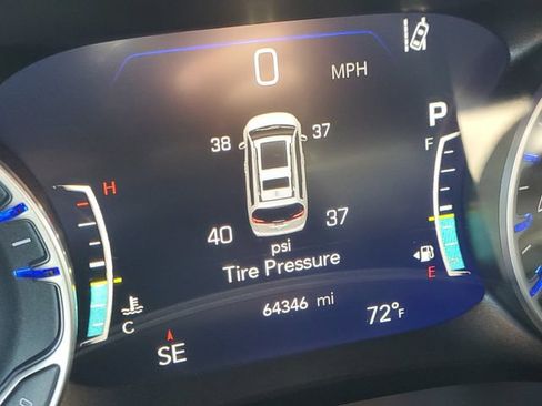 Used 2023 Chrysler Pacifica Touring-L FWD image 13