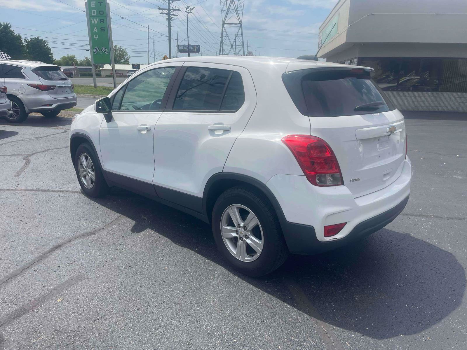 Used 2019 Chevrolet Trax LS w/ Tint and Cruise Package FWD image 5
