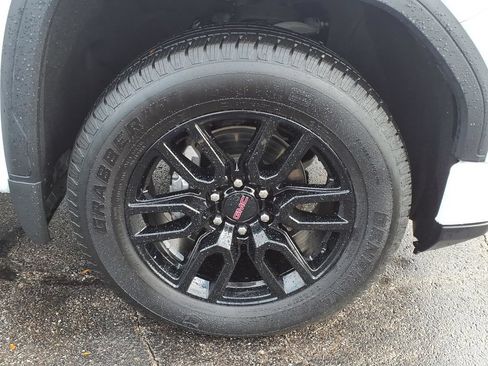 Certified 2025 GMC Sierra 1500 Elevation AWD/4WD image 9