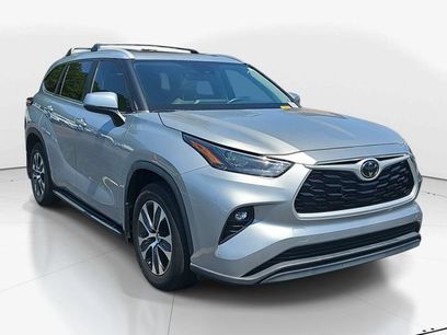 Used 2023 Toyota Highlander XLE