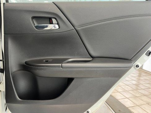 Used 2014 Honda Accord Sport image 37