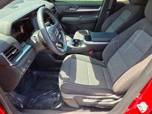 Used 2025 GMC Terrain Elevation AWD/4WD image 8