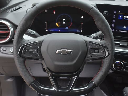 New 2026 Chevrolet Trax RS w/ Sunroof Package image 21