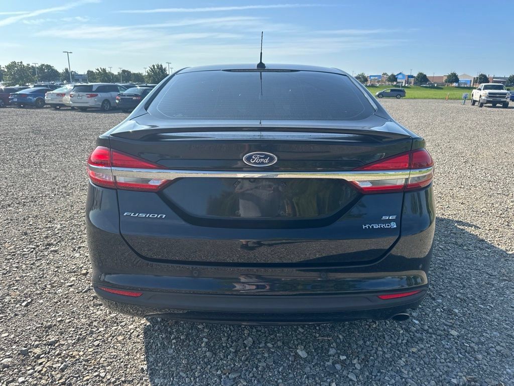 Used 2018 Ford Fusion SE w/ Equipment Group 601A FWD image 8