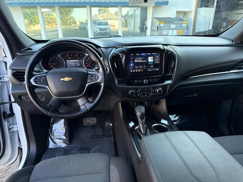 Used 2023 Chevrolet Traverse LT FWD image 12
