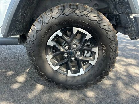 Used 2025 Jeep Wrangler Unlimited Rubicon 4xe w/ Convenience Group AWD/4WD image 31