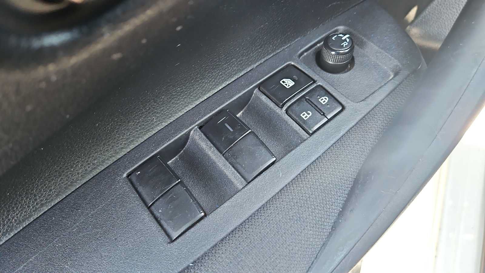 Used 2023 Toyota Corolla LE FWD image 15