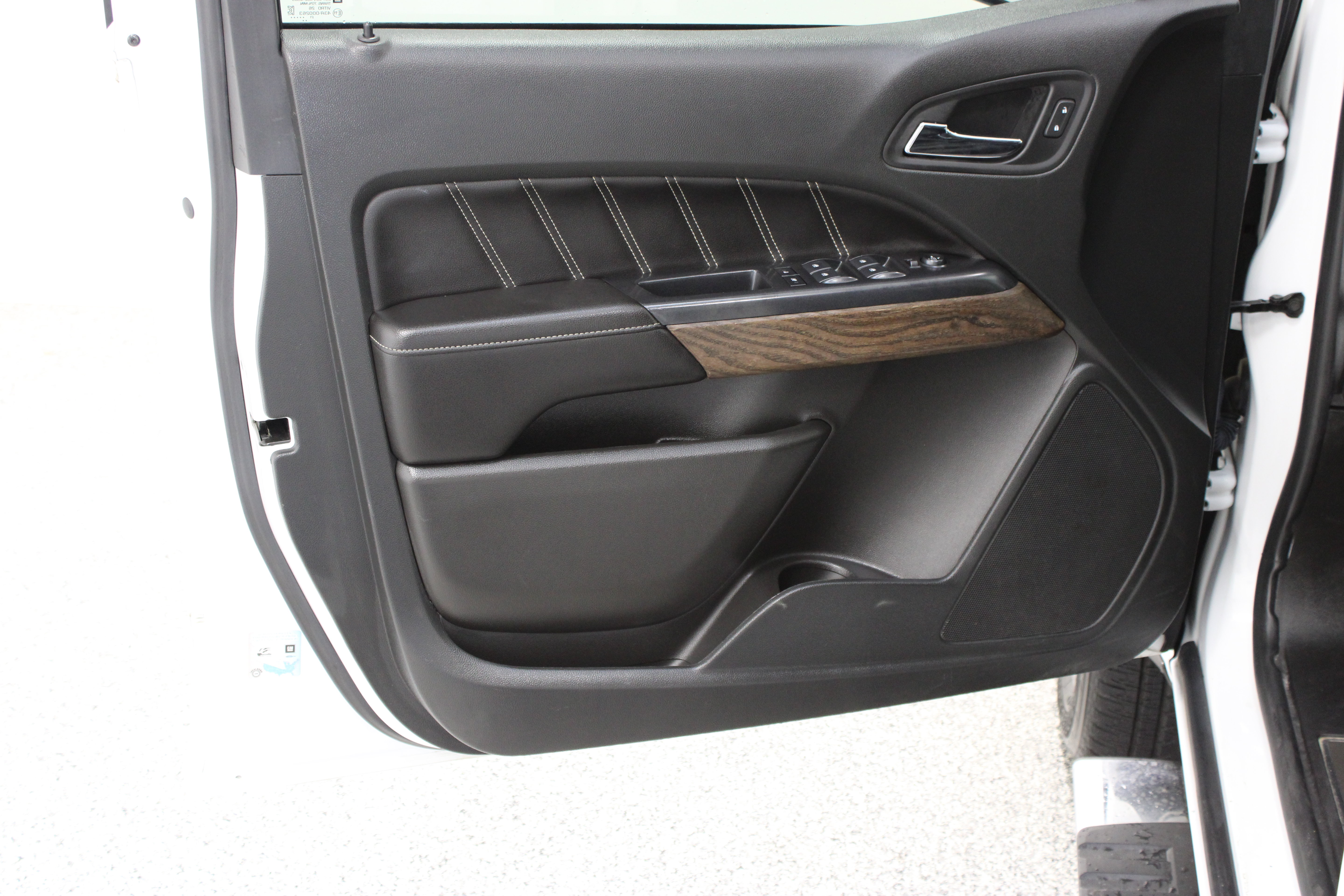 Used 2022 GMC Canyon Denali AWD/4WD image 13