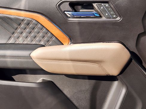 Certified 2023 GMC Canyon Denali image 25