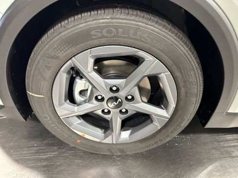 New 2026 Kia K4 LXS FWD image 2