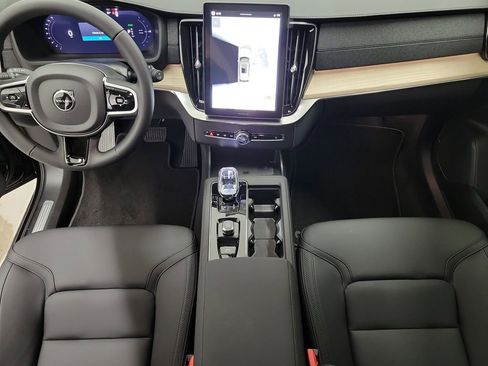 New 2026 Volvo XC90 T8 Plus AWD/4WD image 16