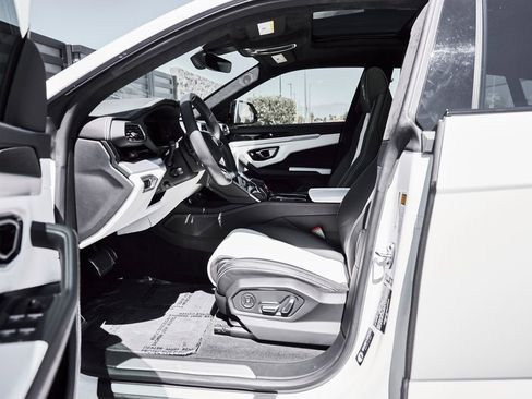 Used 2019 Lamborghini Urus AWD/4WD image 35