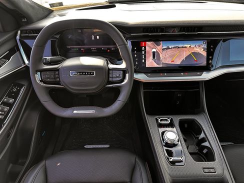 Used 2024 Jeep Wagoneer Launch Edition image 3