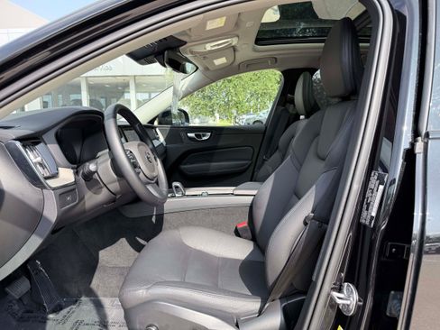 Certified 2025 Volvo XC60 B5 Plus AWD/4WD image 13