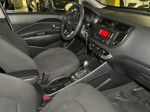 Used 2013 Kia Rio EX image 8