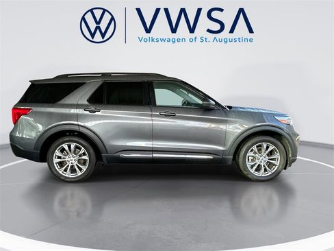 Used 2023 Ford Explorer XLT w/ Equipment Group 202A image 9