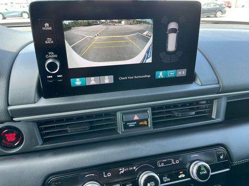 Certified 2025 Honda Pilot Touring image 17