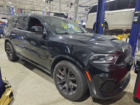 Used 2022 Dodge Durango SRT w/ Technology Group AWD/4WD image 5