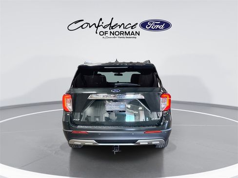Used 2022 Ford Explorer XLT w/ Equipment Group 202A image 7