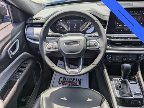 New 2025 Jeep Compass Latitude w/ Sun & Sound Group AWD/4WD image 17