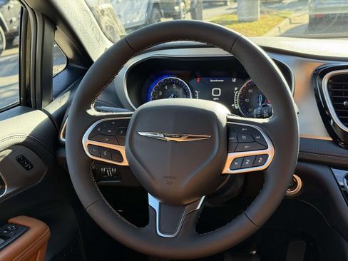 New 2026 Chrysler Pacifica Pinnacle FWD image 19
