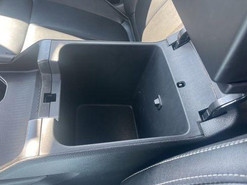 Used 2024 Jeep Grand Cherokee Limited w/ Black Appearance Package image 35