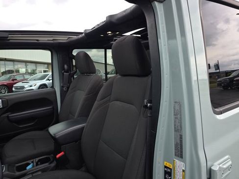 Used 2023 Jeep Wrangler Unlimited w/ Sun & Screen Package AWD/4WD image 16