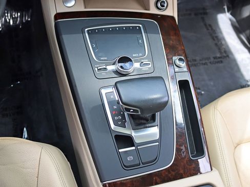 Used 2018 Audi Q5 2.0T Premium Plus w/ Premium Plus Package image 27