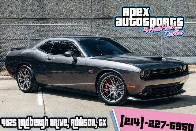 Used 2015 Dodge Challenger SRT w/ Technology Group RWD image 1
