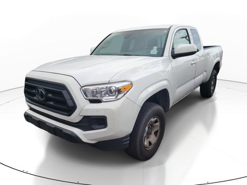 Used 2023 Toyota Tacoma SR w/ SR Convenience Package AWD/4WD image 3