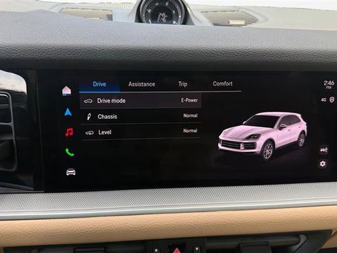 Used 2025 Porsche Cayenne E-Hybrid w/ Premium Package Plus AWD/4WD image 25