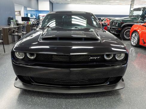 Used 2018 Dodge Challenger SRT Demon RWD image 2