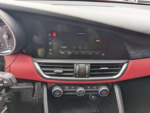 Used 2020 Alfa Romeo Giulia RWD image 15