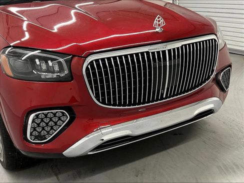 Used 2024 Mercedes-Benz Maybach GLS 600 4MATIC image 36