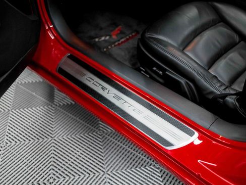 Used 2009 Chevrolet Corvette Coupe w/ Z51 Performance Package RWD image 44