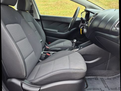 Used 2017 Kia Forte LX w/ LX Popular Package FWD image 11