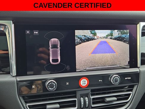 Used 2025 Porsche Macan AWD/4WD image 18