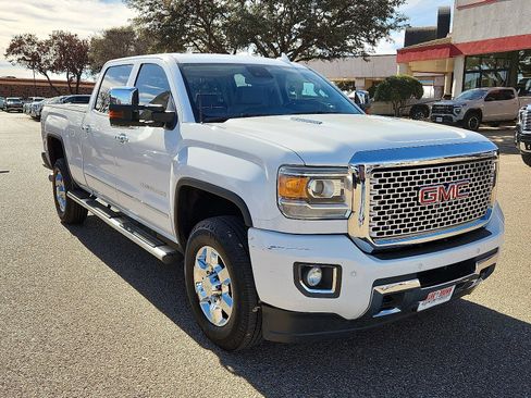 Used 2015 GMC Sierra 2500 Denali w/ Duramax Plus Package image 6