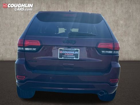 Used 2018 Jeep Grand Cherokee Altitude AWD/4WD image 6