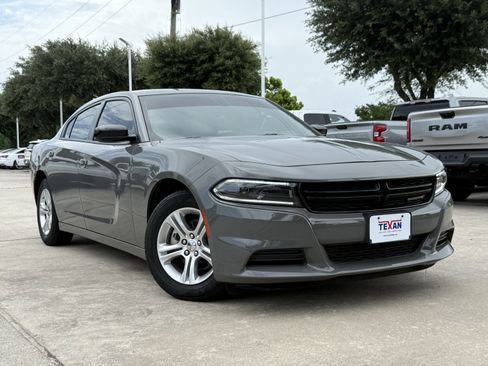 Used 2023 Dodge Charger SXT RWD image 2